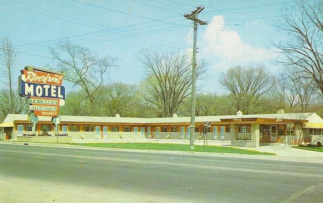 Riverfront Motel Mt Mount Clemens (newer photo)